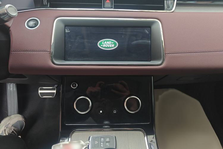 Used Land Rover Range Evoque New Energy 2022 Aurora L P300e Plug-in Hybrid Electric Version Interior 4