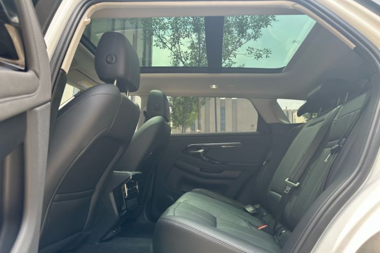 Used Land Rover Range Evoque New Energy 2022 Aurora L P300e Plug-in Hybrid Electric Version Interior 4