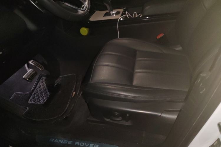 Used Land Rover Range Evoque New Energy 2022 Aurora L P300e Plug-in Hybrid Electric Version Left Front Seat