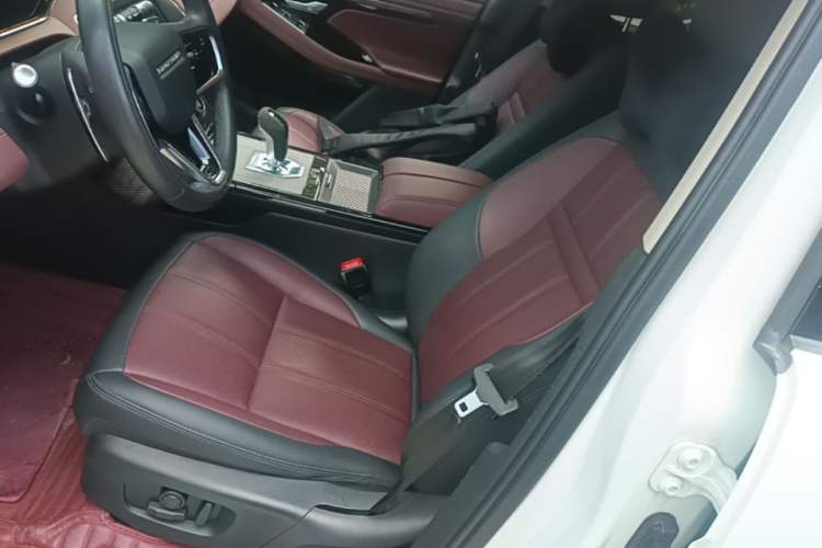 Used Land Rover Range Evoque New Energy 2022 Aurora L P300e Plug-in Hybrid Electric Version Left Front Seat