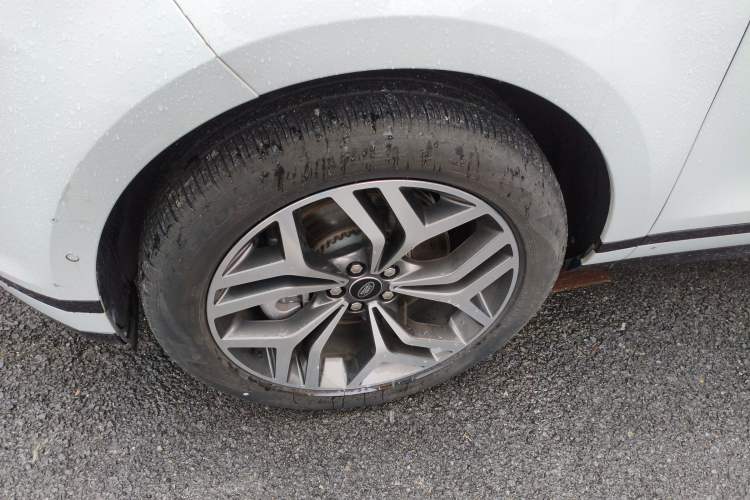 Used Land Rover Range Evoque New Energy 2022 Aurora L P300e Plug-in Hybrid Electric Version Left Front Wheel Hub