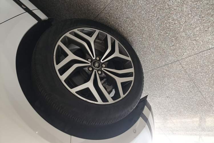 Used Land Rover Range Evoque New Energy 2022 Aurora L P300e Plug-in Hybrid Electric Version Left Front Wheel Hub