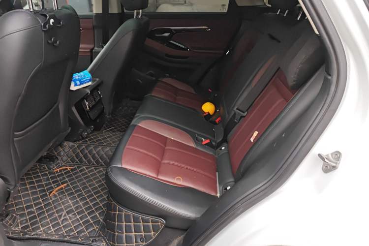 Used Land Rover Range Evoque New Energy 2022 Aurora L P300e Plug-in Hybrid Electric Version Left Rear Seat