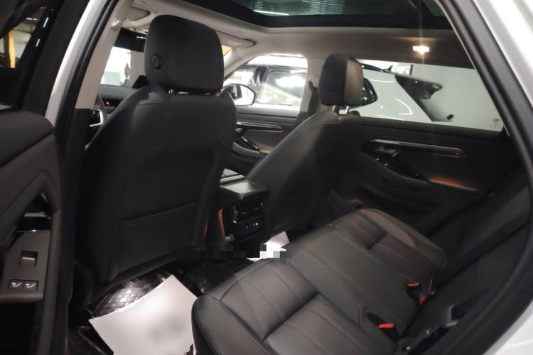 Used Land Rover Range Evoque New Energy 2022 Aurora L P300e Plug-in Hybrid Electric Version Left Rear Seat