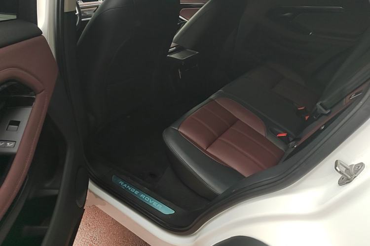 Used Land Rover Range Evoque New Energy 2022 Aurora L P300e Plug-in Hybrid Electric Version Left Rear Seat