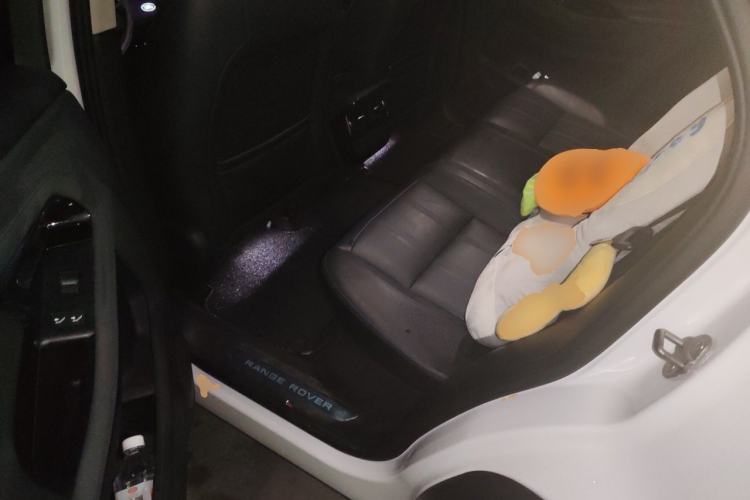 Used Land Rover Range Evoque New Energy 2022 Aurora L P300e Plug-in Hybrid Electric Version Left Rear Seat