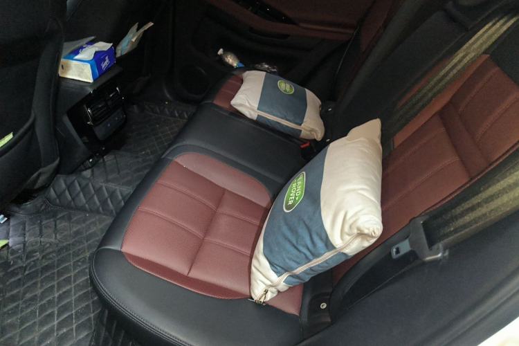 Used Land Rover Range Evoque New Energy 2022 Aurora L P300e Plug-in Hybrid Electric Version Left Rear Seat