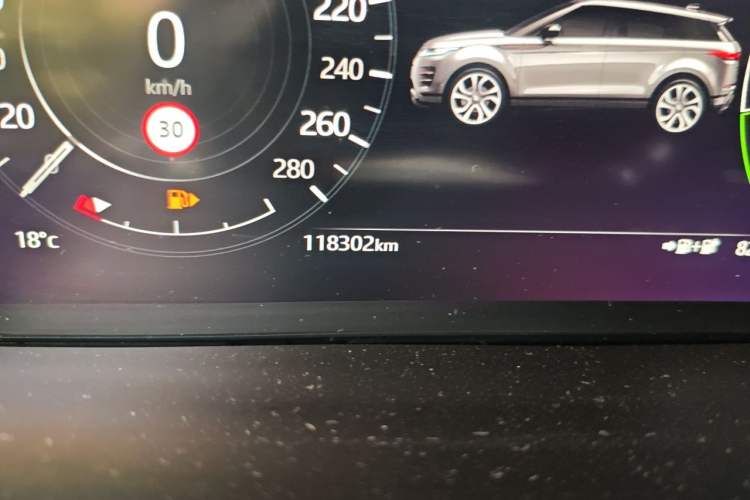 Used Land Rover Range Evoque New Energy 2022 Aurora L P300e Plug-in Hybrid Electric Version Odometer Close Up