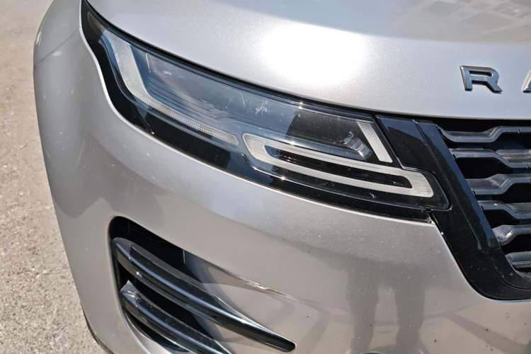Used Land Rover Range Evoque New Energy 2022 Aurora L P300e Plug-in Hybrid Electric Version Right Front Headlight