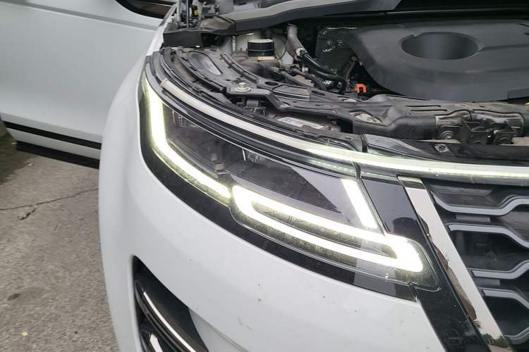Used Land Rover Range Evoque New Energy 2022 Aurora L P300e Plug-in Hybrid Electric Version Right Front Headlight