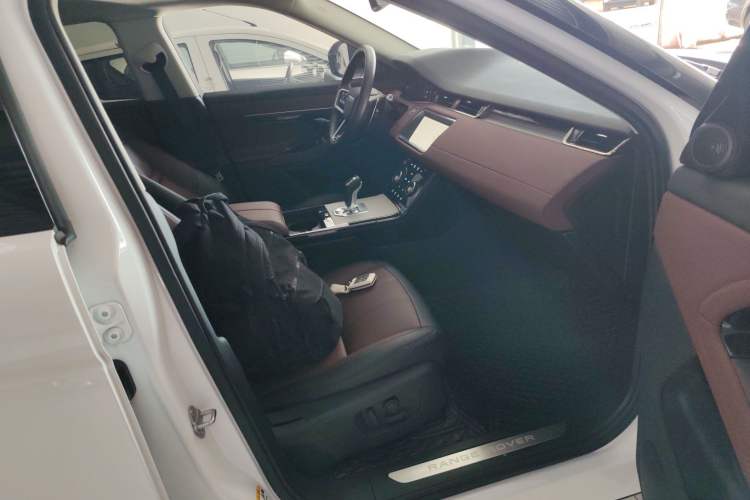 Used Land Rover Range Evoque New Energy 2022 Aurora L P300e Plug-in Hybrid Electric Version Right Front Seat