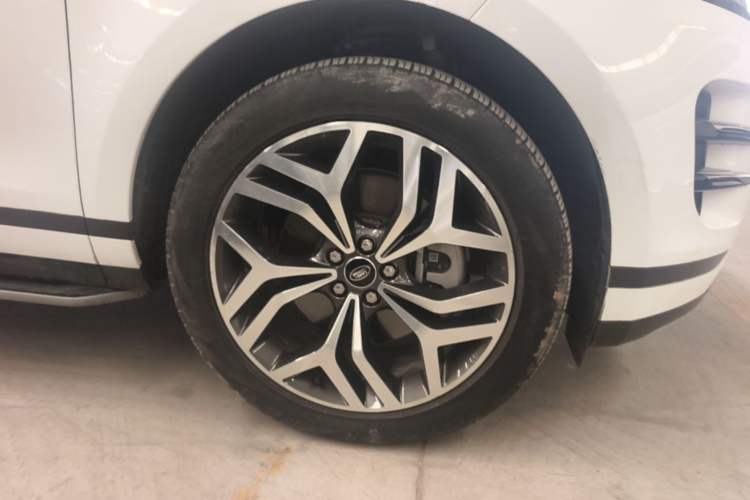 Used Land Rover Range Evoque New Energy 2022 Aurora L P300e Plug-in Hybrid Electric Version Right Front Wheel Hub