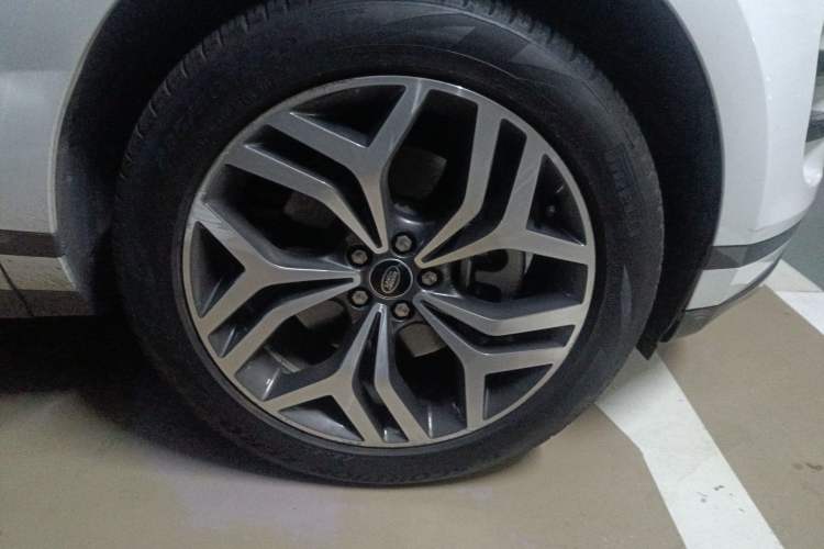 Used Land Rover Range Evoque New Energy 2022 Aurora L P300e Plug-in Hybrid Electric Version Right Front Wheel Hub