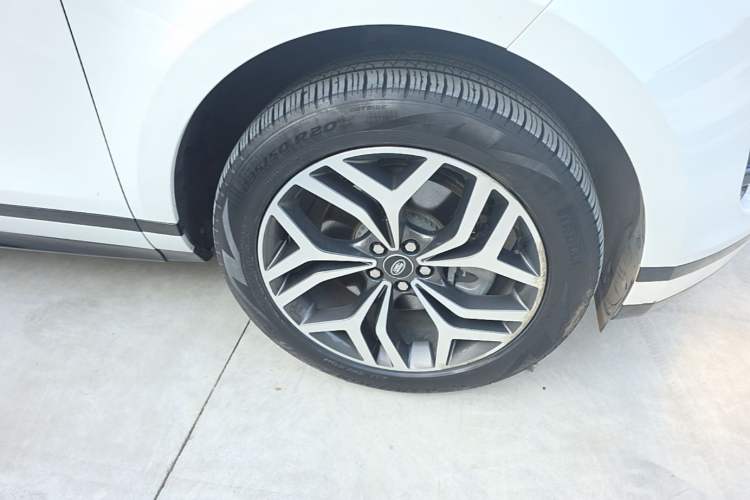 Used Land Rover Range Evoque New Energy 2022 Aurora L P300e Plug-in Hybrid Electric Version Right Front Wheel Hub