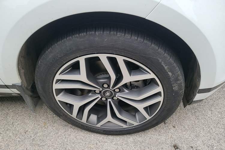 Used Land Rover Range Evoque New Energy 2022 Aurora L P300e Plug-in Hybrid Electric Version Right Front Wheel Hub