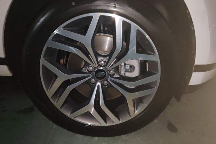 Used Land Rover Range Evoque New Energy 2022 Aurora L P300e Plug-in Hybrid Electric Version Right Front Wheel Hub