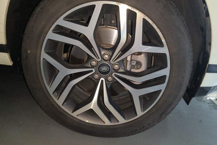 Used Land Rover Range Evoque New Energy 2022 Aurora L P300e Plug-in Hybrid Electric Version Right Front Wheel Hub