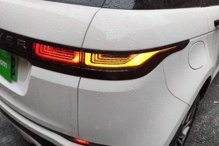 Used Land Rover Range Evoque New Energy 2022 Aurora L P300e Plug-in Hybrid Electric Version Right Rear Taillight