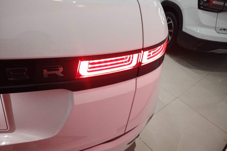 Used Land Rover Range Evoque New Energy 2022 Aurora L P300e Plug-in Hybrid Electric Version Right Rear Taillight