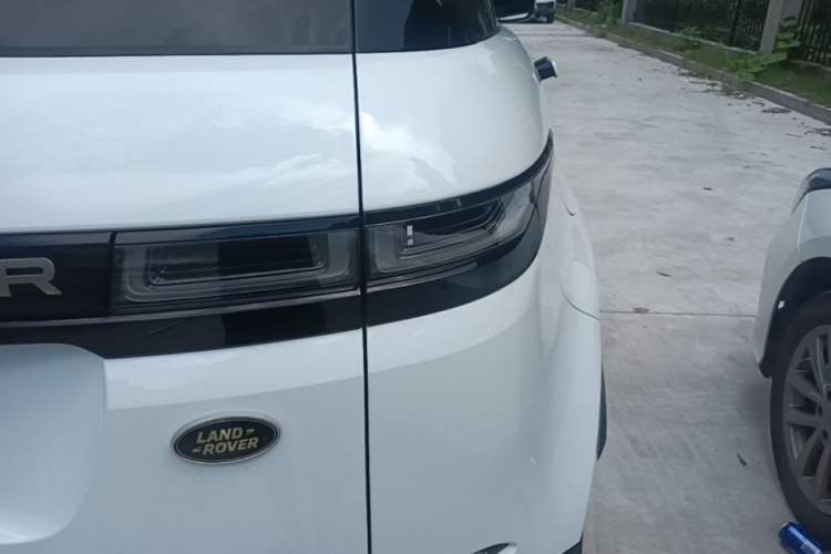 Used Land Rover Range Evoque New Energy 2022 Aurora L P300e Plug-in Hybrid Electric Version Right Rear Taillight