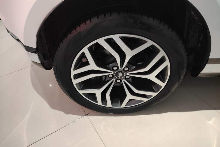 Used Land Rover Range Evoque New Energy 2022 Aurora L P300e Plug-in Hybrid Electric Version Right Rear Wheel Hub