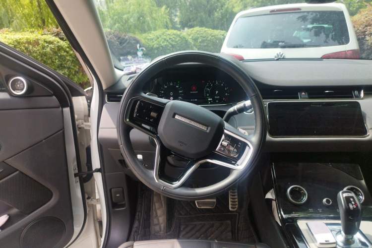 Used Land Rover Range Evoque New Energy 2022 Aurora L P300e Plug-in Hybrid Electric Version Steering Wheel