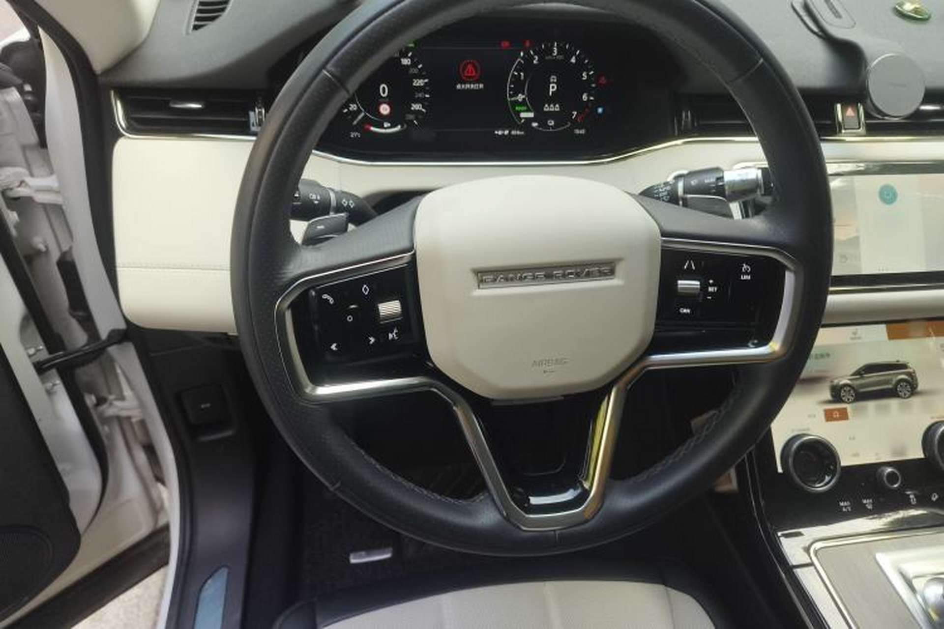 Used Land Rover Range Evoque New Energy 2022 Aurora L P300e Plug-in Hybrid Electric Version Steering Wheel