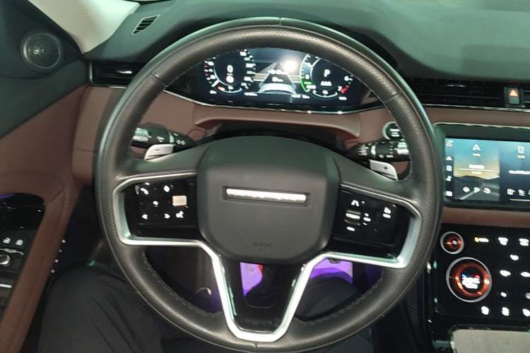 Used Land Rover Range Evoque New Energy 2022 Aurora L P300e Plug-in Hybrid Electric Version Steering Wheel