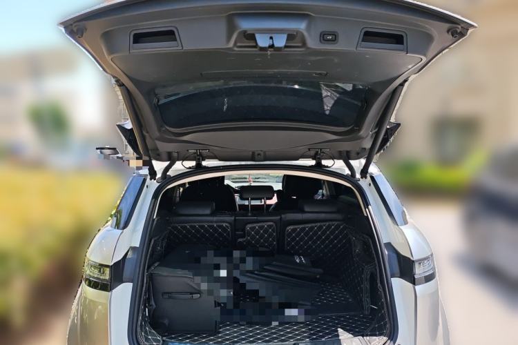 Used Land Rover Range Evoque New Energy 2022 Aurora L P300e Plug-in Hybrid Electric Version Trunk