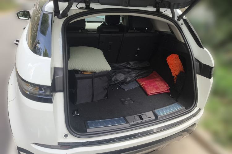 Used Land Rover Range Evoque New Energy 2022 Aurora L P300e Plug-in Hybrid Electric Version Trunk