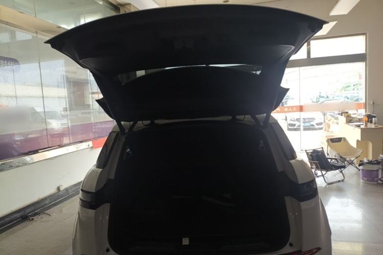 Used Land Rover Range Evoque New Energy 2022 Aurora L P300e Plug-in Hybrid Electric Version Trunk