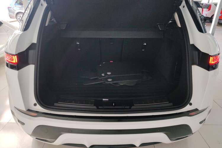Used Land Rover Range Evoque New Energy 2022 Aurora L P300e Plug-in Hybrid Electric Version Trunk