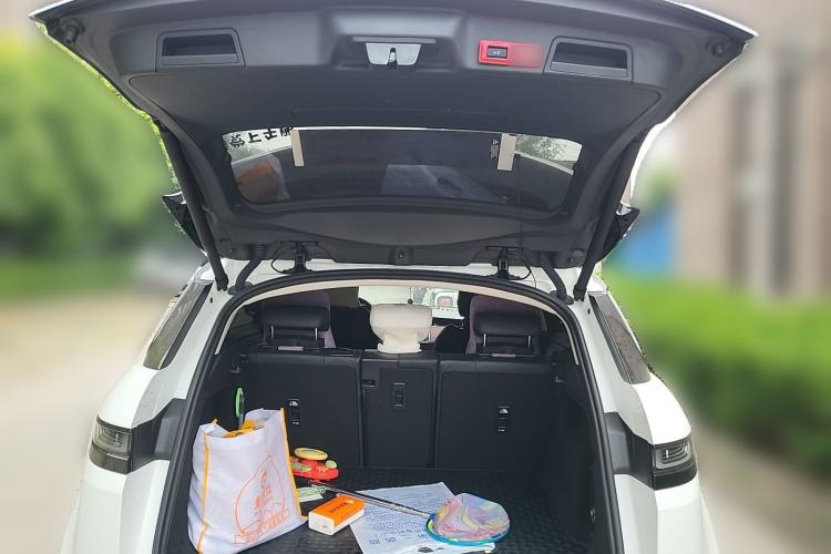 Used Land Rover Range Evoque New Energy 2022 Aurora L P300e Plug-in Hybrid Electric Version Trunk