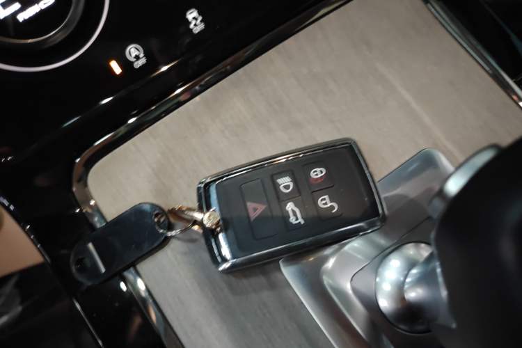 Used Land Rover Range Evoque New Energy 2022 Aurora L P300e Plug-in Hybrid Electric Version Vehicle Key