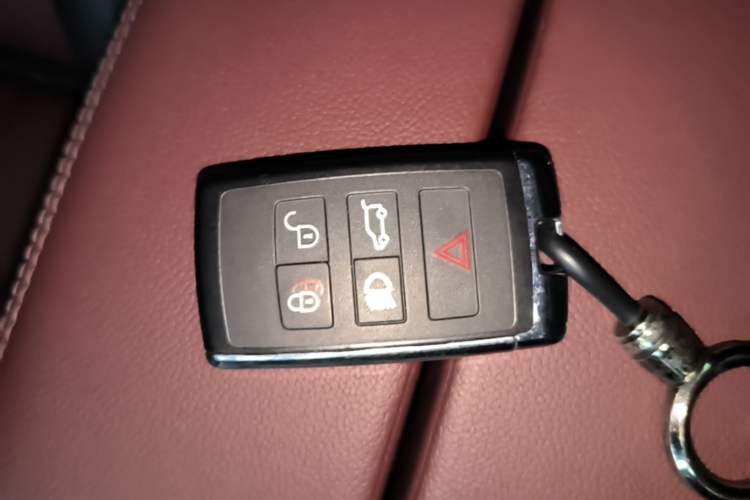 Used Land Rover Range Evoque New Energy 2022 Aurora L P300e Plug-in Hybrid Electric Version Vehicle Key