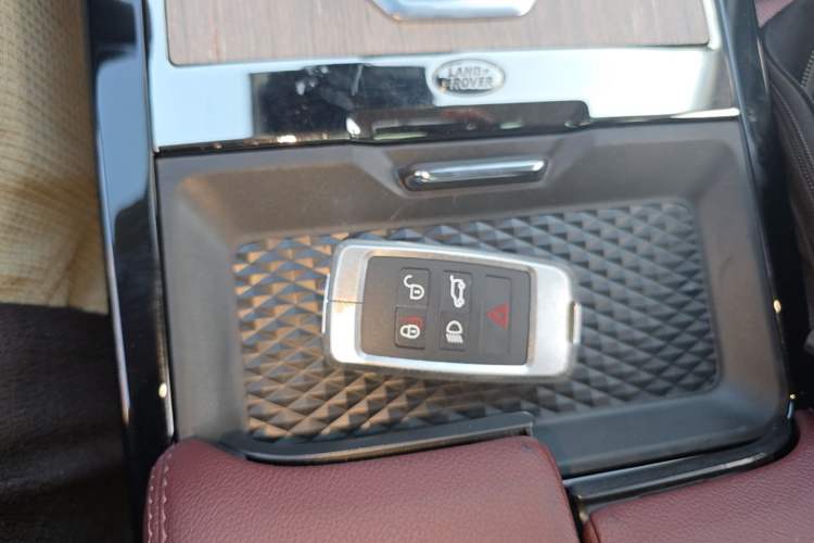 Used Land Rover Range Evoque New Energy 2022 Aurora L P300e Plug-in Hybrid Electric Version Vehicle Key