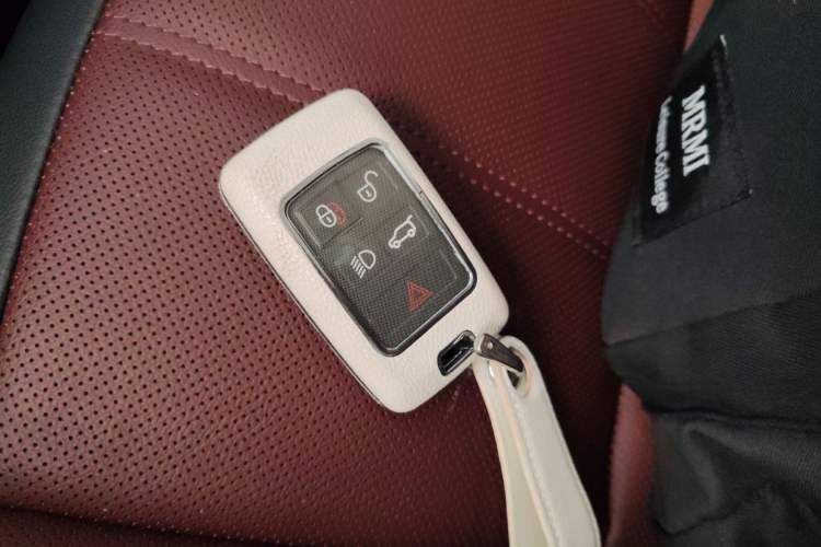 Used Land Rover Range Evoque New Energy 2022 Aurora L P300e Plug-in Hybrid Electric Version Vehicle Key