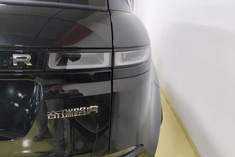 Used Land Rover Range Evoque New Energy 2023 Aurora L P300e Plug-in Hybrid Electric Version Exterior 6