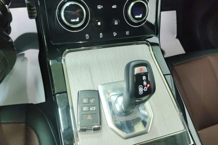 Used Land Rover Range Evoque New Energy 2023 Aurora L P300e Plug-in Hybrid Electric Version Gear Lever