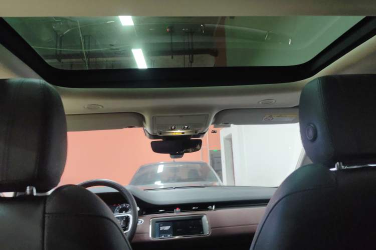 Used Land Rover Range Evoque New Energy 2023 Aurora L P300e Plug-in Hybrid Electric Version Headliner