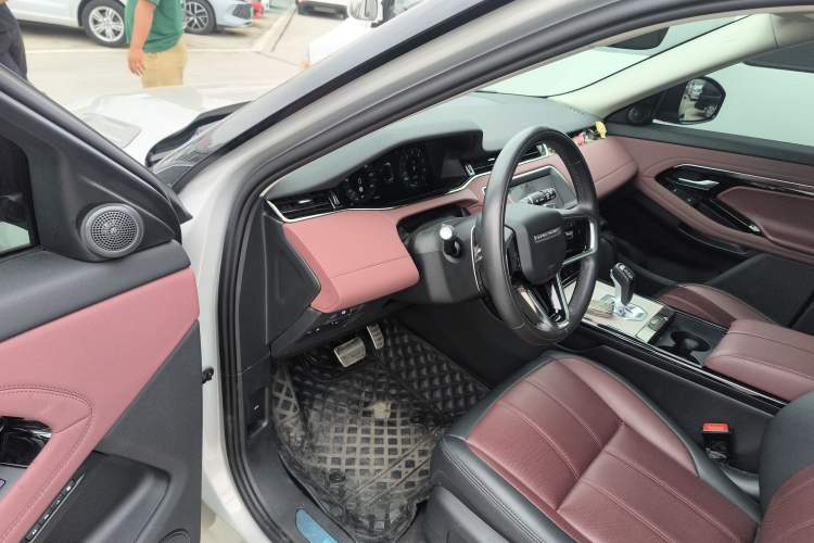 Used Land Rover Range Evoque New Energy 2023 Aurora L P300e Plug-in Hybrid Electric Version Driver Seat