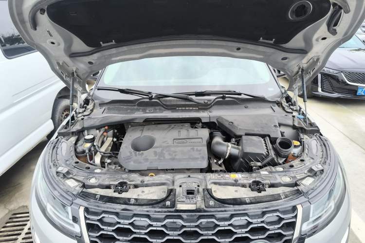 Used Land Rover Range Evoque New Energy 2023 Aurora L P300e Plug-in Hybrid Electric Version Engine Bay