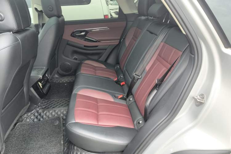 Used Land Rover Range Evoque New Energy 2023 Aurora L P300e Plug-in Hybrid Electric Version Left Rear Seat