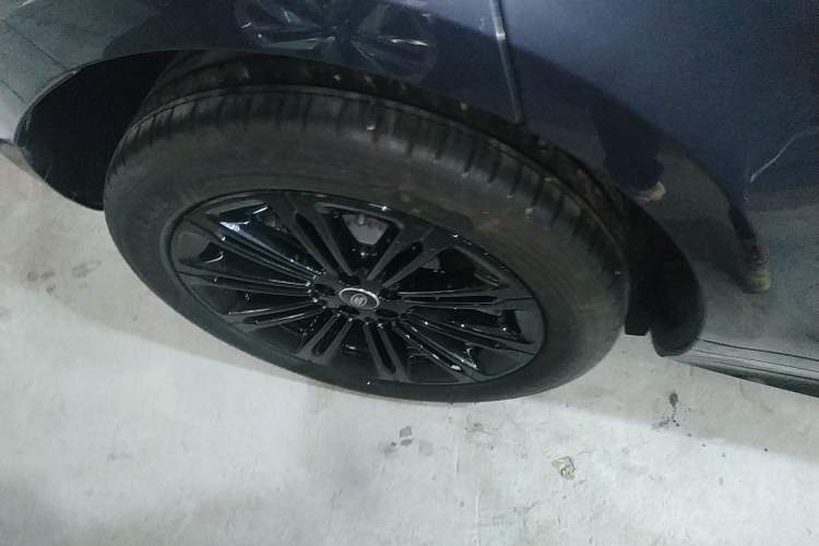 Used Land Rover Range Evoque New Energy 2023 Aurora L P300e Plug-in Hybrid Electric Version Right Rear Wheel Hub