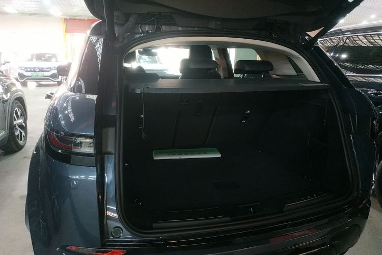 Used Land Rover Range Evoque New Energy 2023 Aurora L P300e Plug-in Hybrid Electric Version Trunk