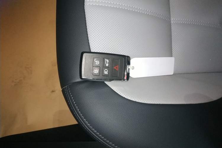 Used Land Rover Range Evoque New Energy 2023 Aurora L P300e Plug-in Hybrid Electric Version Vehicle Key
