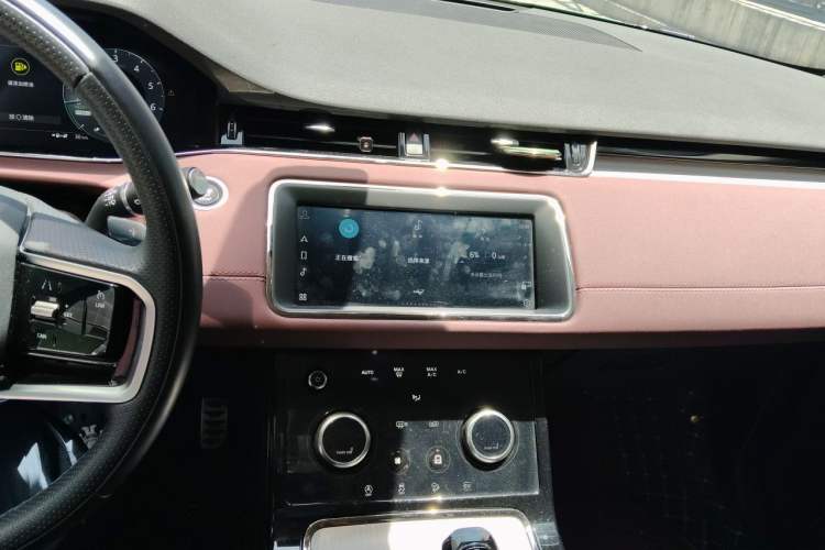 Used Land Rover Range Evoque New Energy 2023 Aurora L P300e Plug-in Hybrid Electric Version Audio And AC Panel