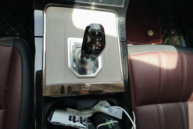 Used Land Rover Range Evoque New Energy 2023 Aurora L P300e Plug-in Hybrid Electric Version Gear Lever