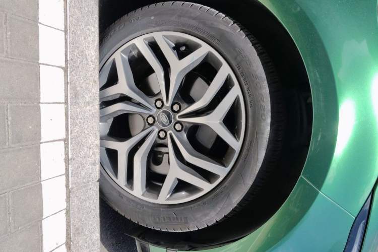 Used Land Rover Range Evoque New Energy 2023 Aurora L P300e Plug-in Hybrid Electric Version Right Front Wheel Hub