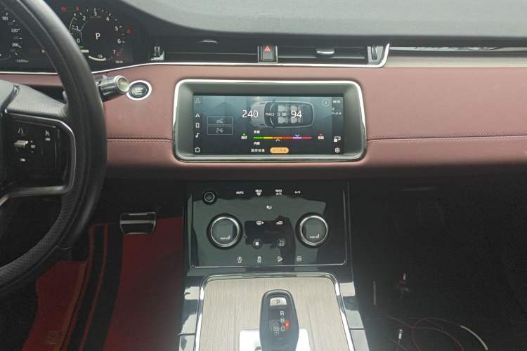 Used Land Rover Range Evoque New Energy 2023 Aurora L P300e Plug-in Hybrid Electric Version Audio And AC Panel